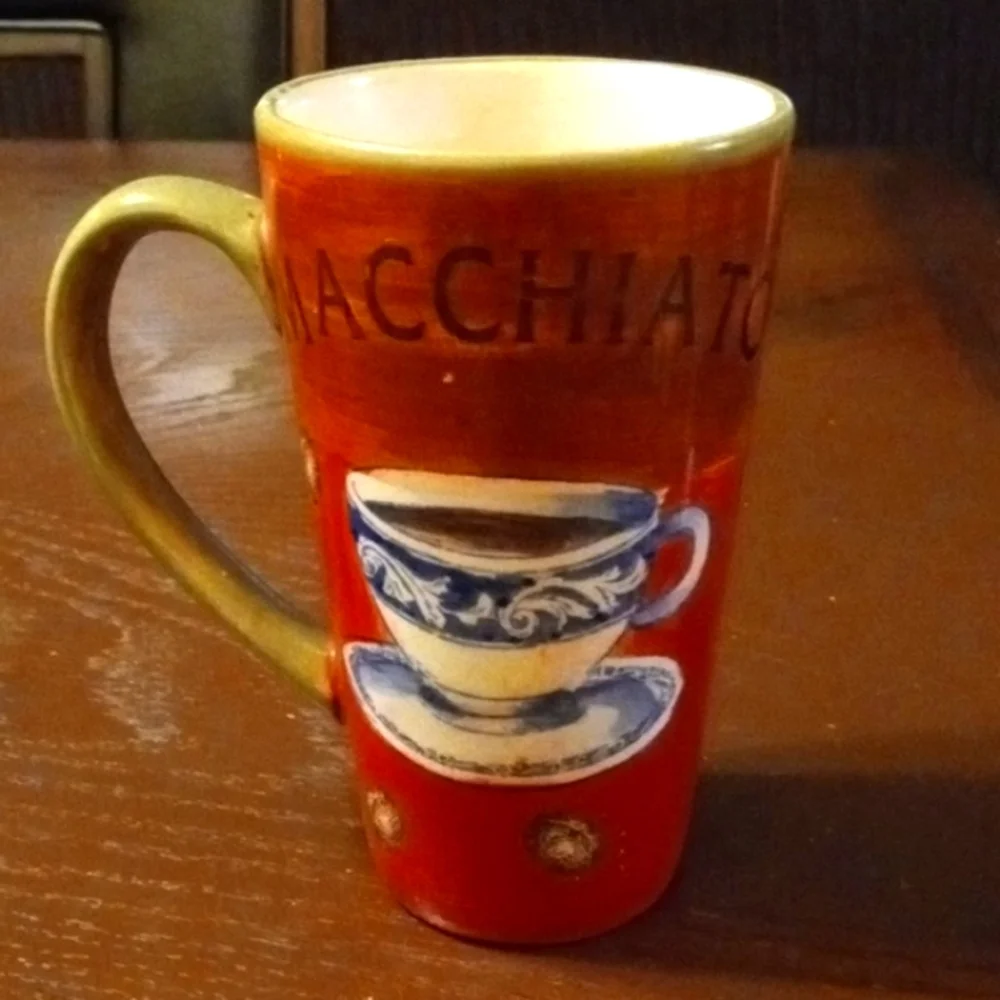 2 Large cups coffee. SIZE 6